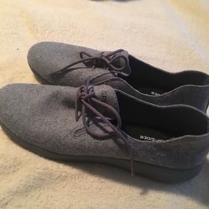 SOLD Sperry grey wool shoes